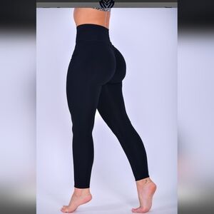 CLS sleek Black High-Rise Leggings